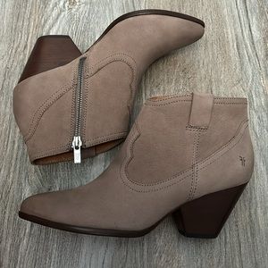 NWOT Frye Reina Western Ankle Booties
